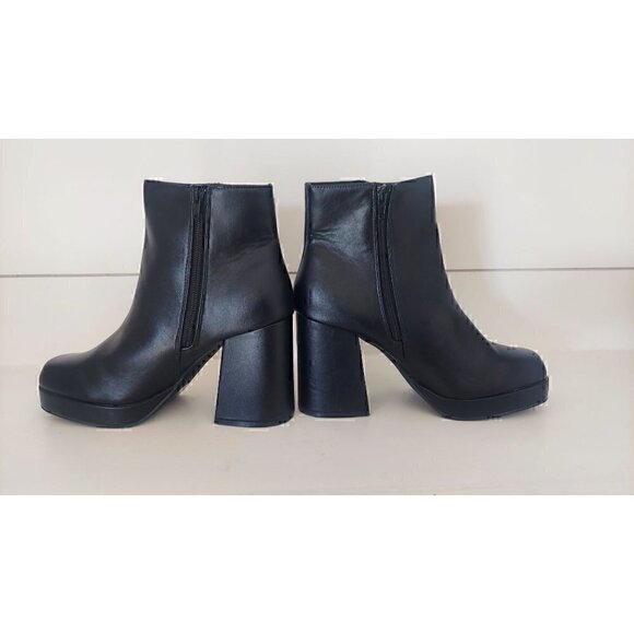 Journee Collection Womens Tru Comfort Foam Black Mollie Bootie/NWOB, Size 9.5 - Picture 2 of 10
